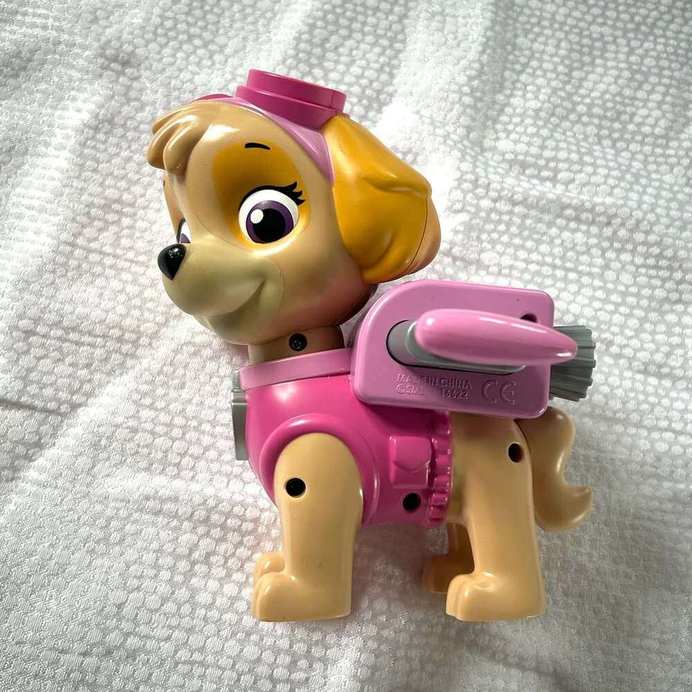 Paw Patrol Skye Action Pack Pup Figure 6 Inch Pink